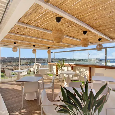 Paradise Sun - Stylish 1br With Pool, Terrace & Rooftop Bar, 100 M From Apartment