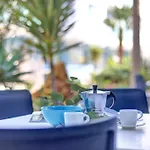 Paradise Sun - Stylish 1br With Pool, Terrace & Rooftop Bar, 100 M From *