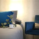 Paradise Sun - Stylish 1br With Pool, Terrace & Rooftop Bar, 100 M From
