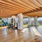 Apartment Paradise Sun - Stylish 1br With Pool, Terrace & Rooftop Bar, 100 M From