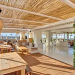 Paradise Sun - Stylish 1br With Pool, Terrace & Rooftop Bar, 100 M From Corralejo