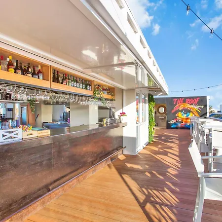 Paradise Sun - Stylish 1br With Pool, Terrace & Rooftop Bar, 100 M From 科拉雷侯