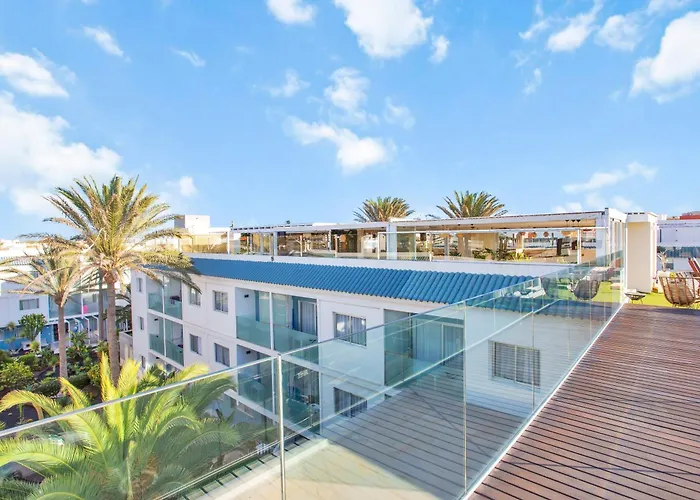 Paradise Sun - Stylish 1br With Pool, Terrace & Rooftop Bar, 100 M From