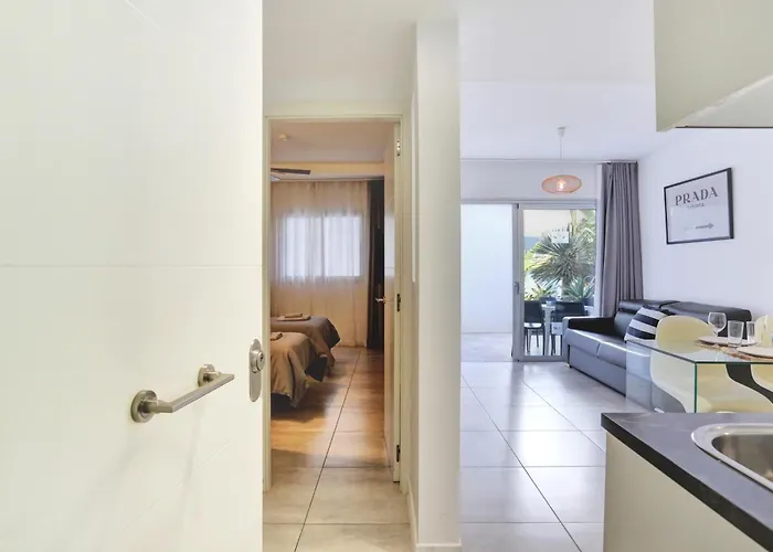 Paradise Sun - Stylish 1br With Pool, Terrace & Rooftop Bar, 100 M From