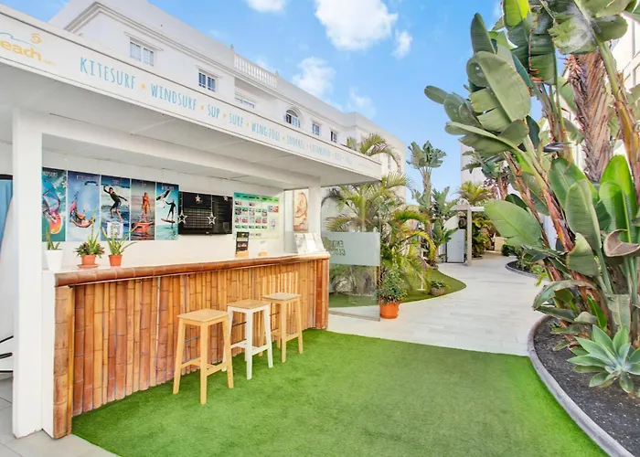 Paradise Sun - Stylish 1br With Pool, Terrace & Rooftop Bar, 100 M From