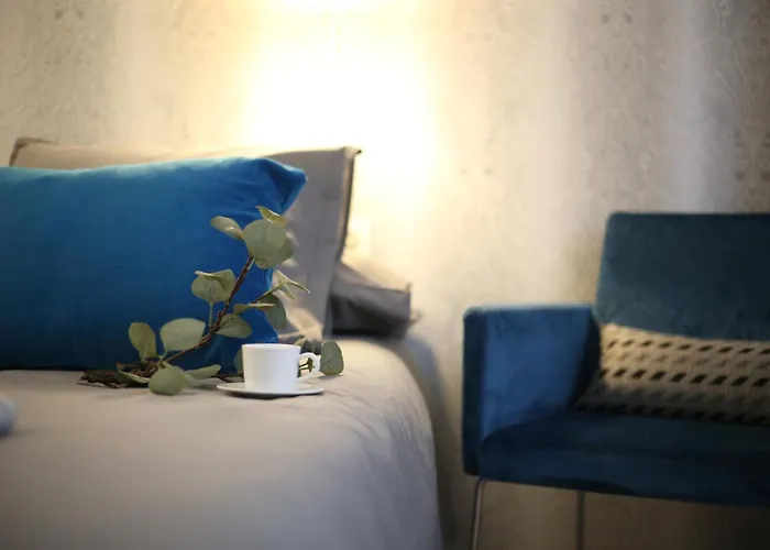 Paradise Sun - Stylish 1br With Pool, Terrace & Rooftop Bar, 100 M From