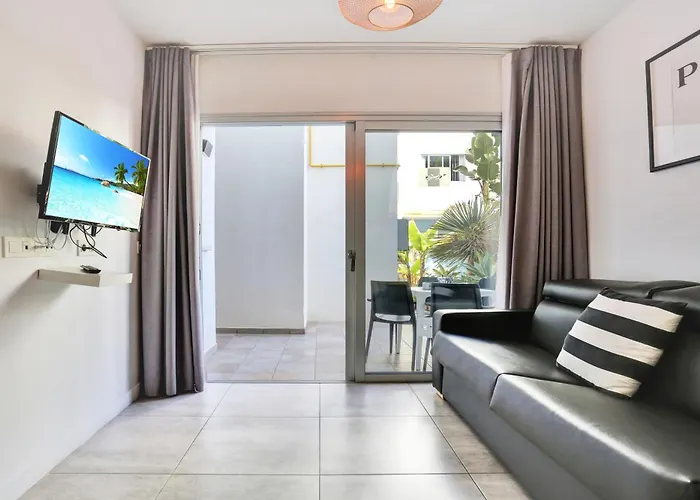 Paradise Sun - Stylish 1br With Pool, Terrace & Rooftop Bar, 100 M From Corralejo