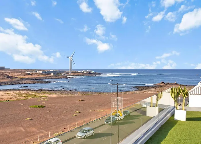 Paradise Sun - Stylish 1br With Pool, Terrace & Rooftop Bar, 100 M From Corralejo