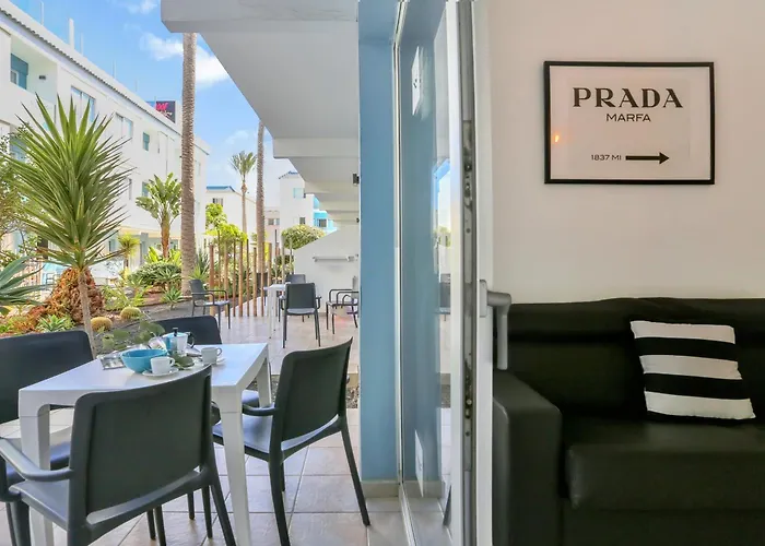 Paradise Sun - Stylish 1br With Pool, Terrace & Rooftop Bar, 100 M From