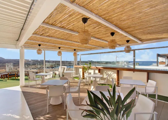Paradise Sun - Stylish 1br With Pool, Terrace & Rooftop Bar, 100 M From Lejlighed