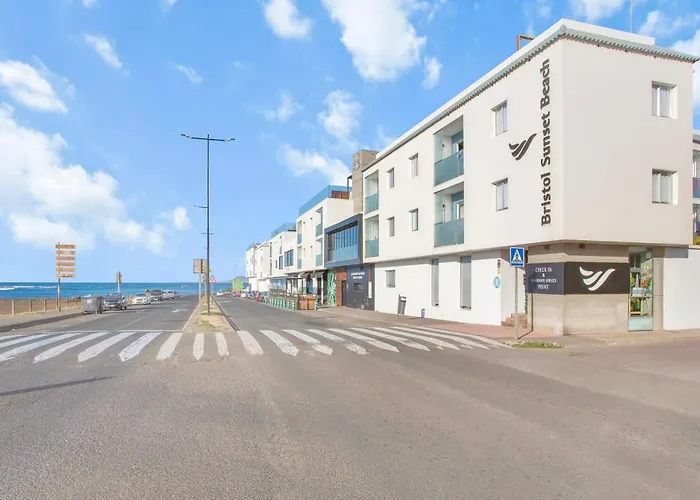 Paradise Sun - Stylish 1br With Pool, Terrace & Rooftop Bar, 100 M From Lejlighed Corralejo